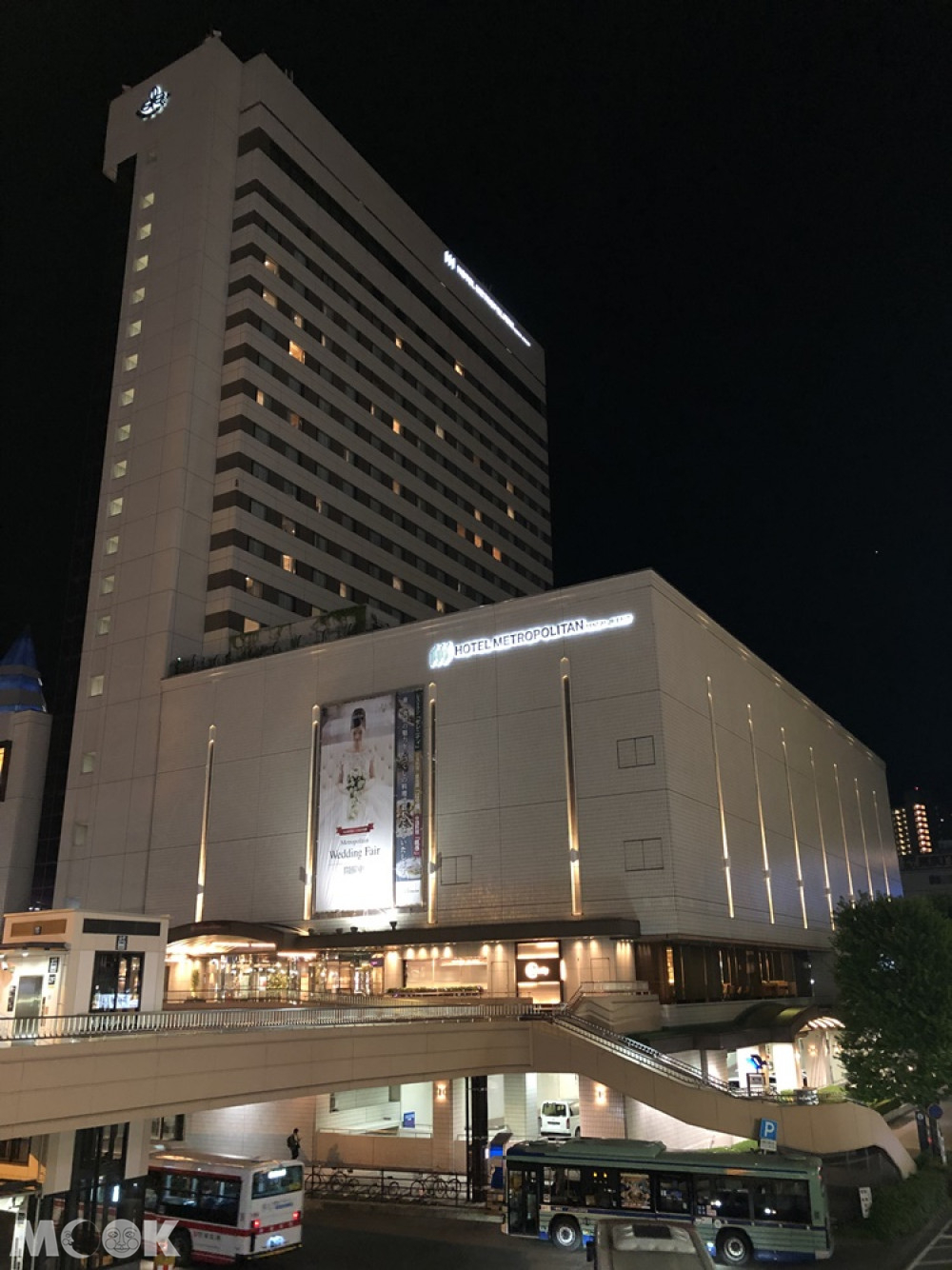 HOTEL METROPOLITAN仙台晚上外觀