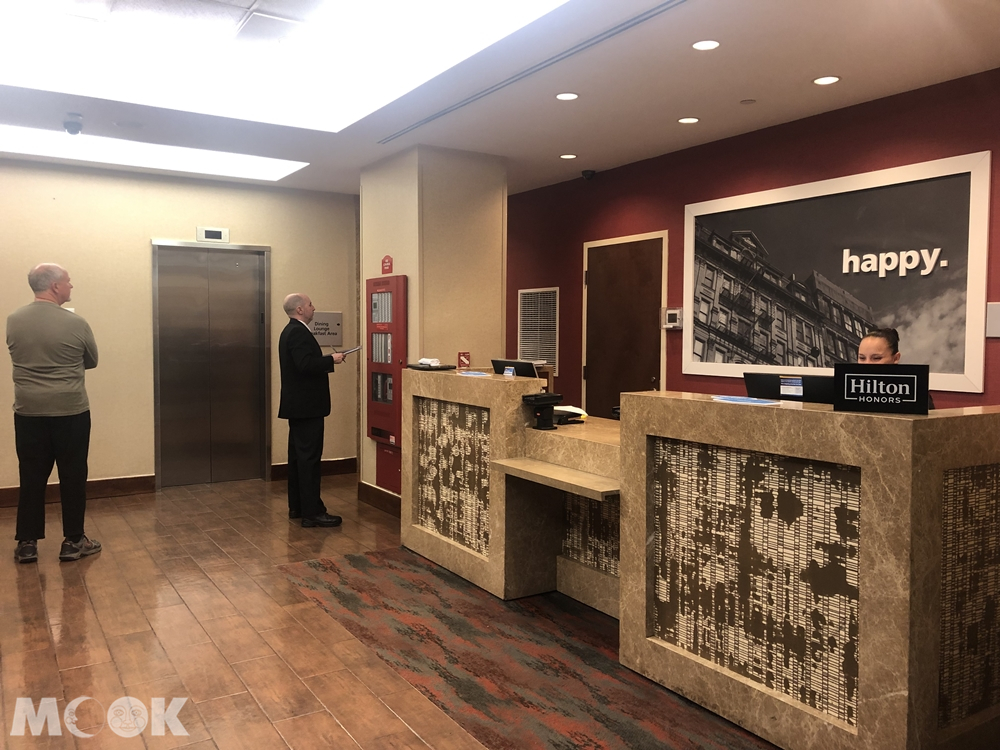 曼哈頓聯合國希爾頓恒庭飯店櫃台