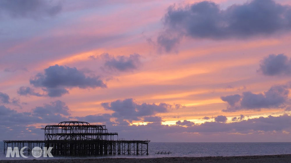 夕陽下的布萊頓西碼頭Brighton West Pier