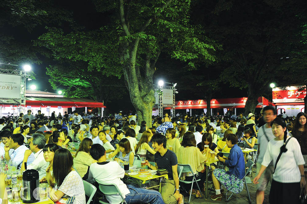 在札幌大通公園舉辦的啤酒節