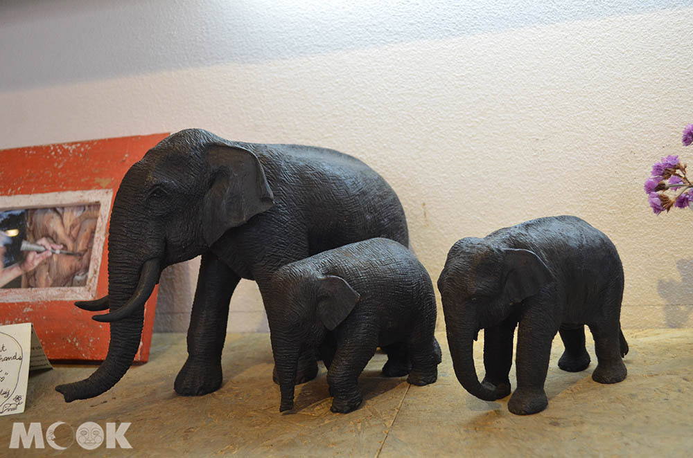 泰國 清邁 古城區 週日步行街 Rachadamnoen Rd. elephants