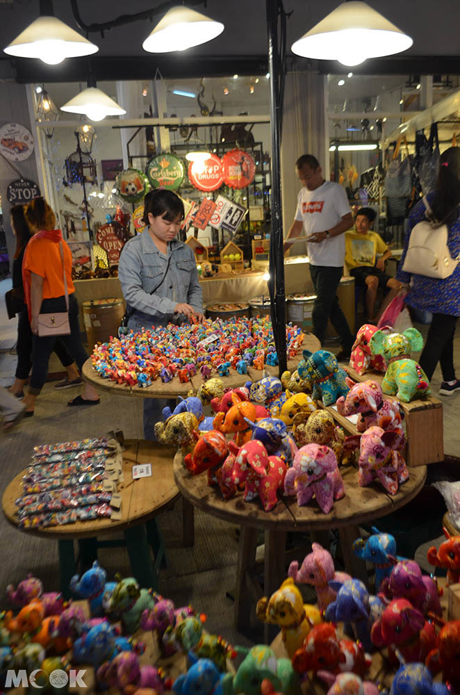 泰國 清邁 市集 夜市 清邁夜市 Ploen Ruedee Night Market