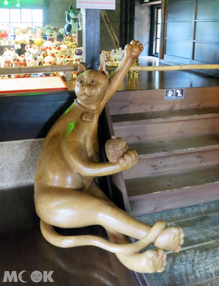 招財貓美術館(招き猫美術館)木雕貓