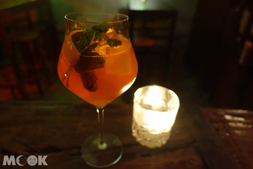 泰國 曼谷 中國城 酒吧  Teens of Thailand