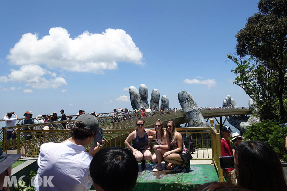 越南 中越 峴港 巴拿山 Sun World Ba Na Hills  黃金橋 拍照點
