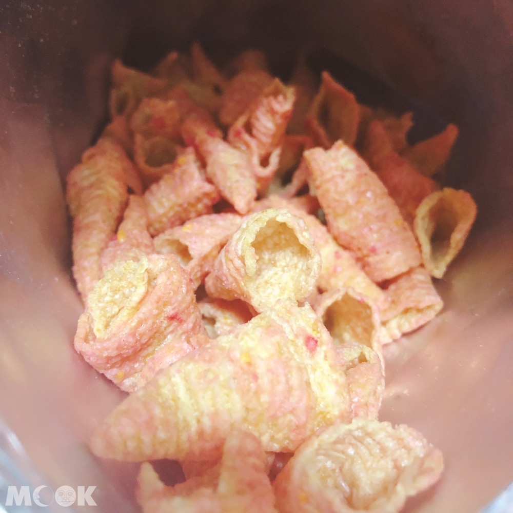 韓國金牛角新出的草莓派對口味裡面長這樣