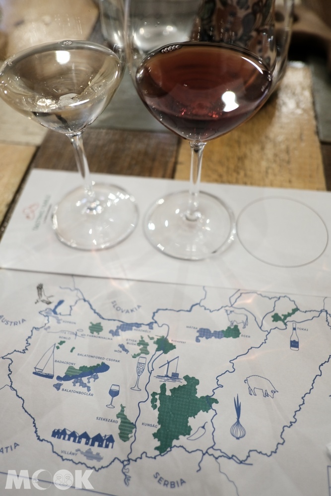 Tasting Table品嘗匈牙利甜點酒Tokaji Aszu