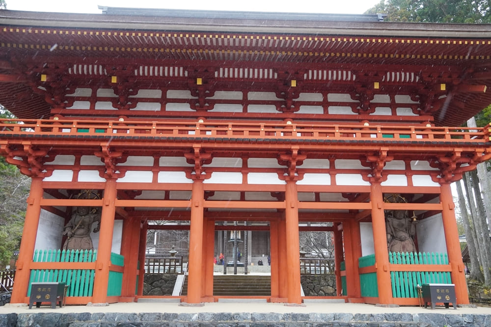 壇上伽藍