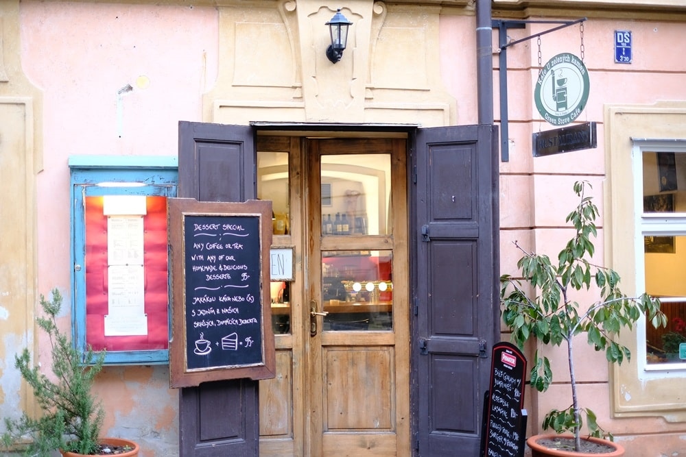 Kafe U Zelených kamen直譯就是綠色爐子咖啡館
