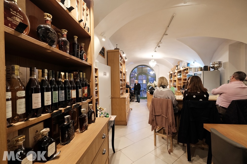 只有住在這裡的人才會知道的優雅wine bar