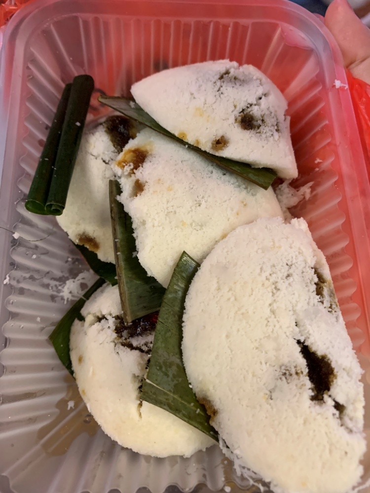 Putu Piring 碟蒸糕