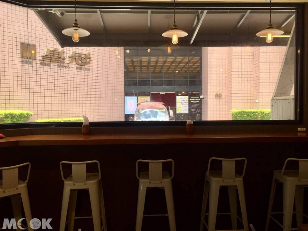 台灣台北市　南京復興　泰式料理　椰兄