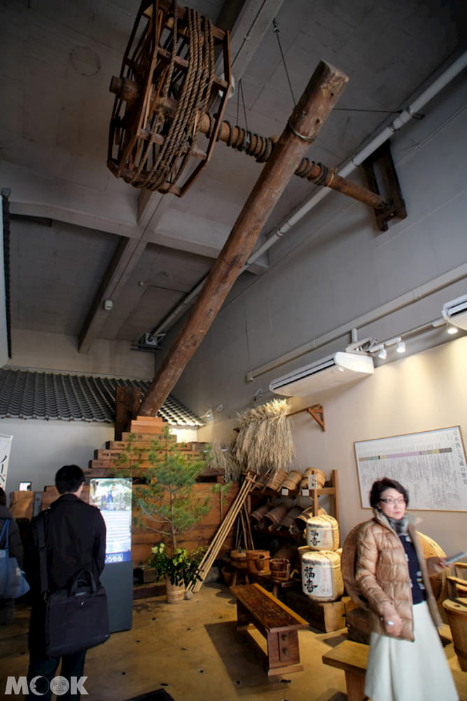 賣場有許多酒器、食器、酒袋等的日式雜貨