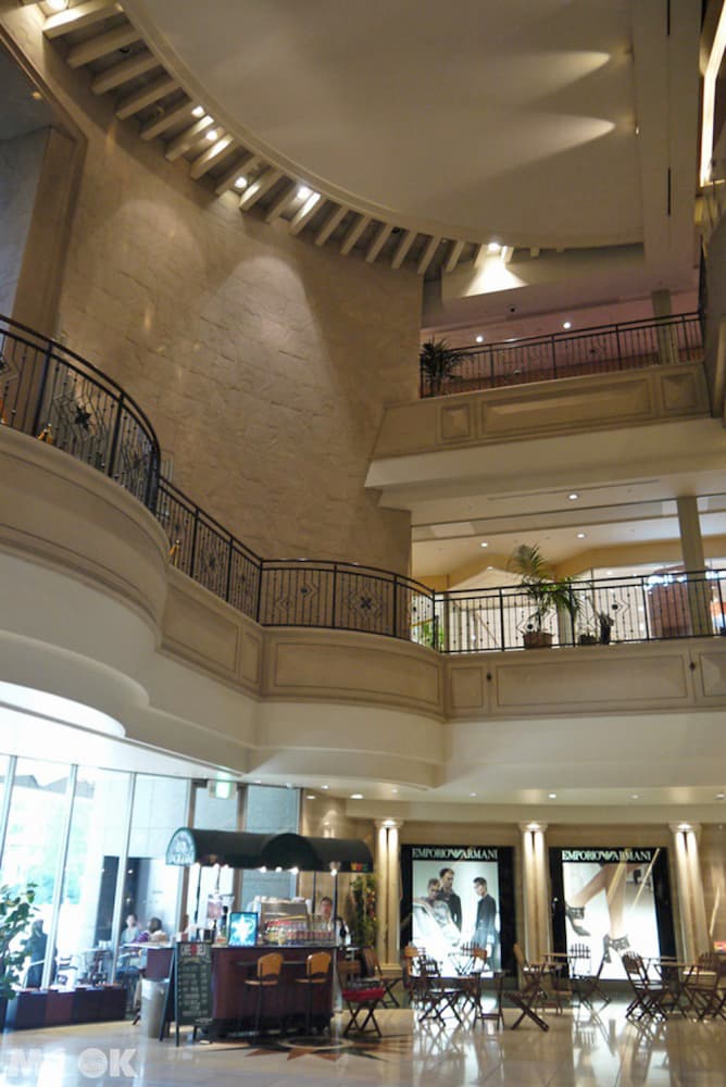 HERBIS PLAZA就在大阪西梅田的大型綜合商業設施