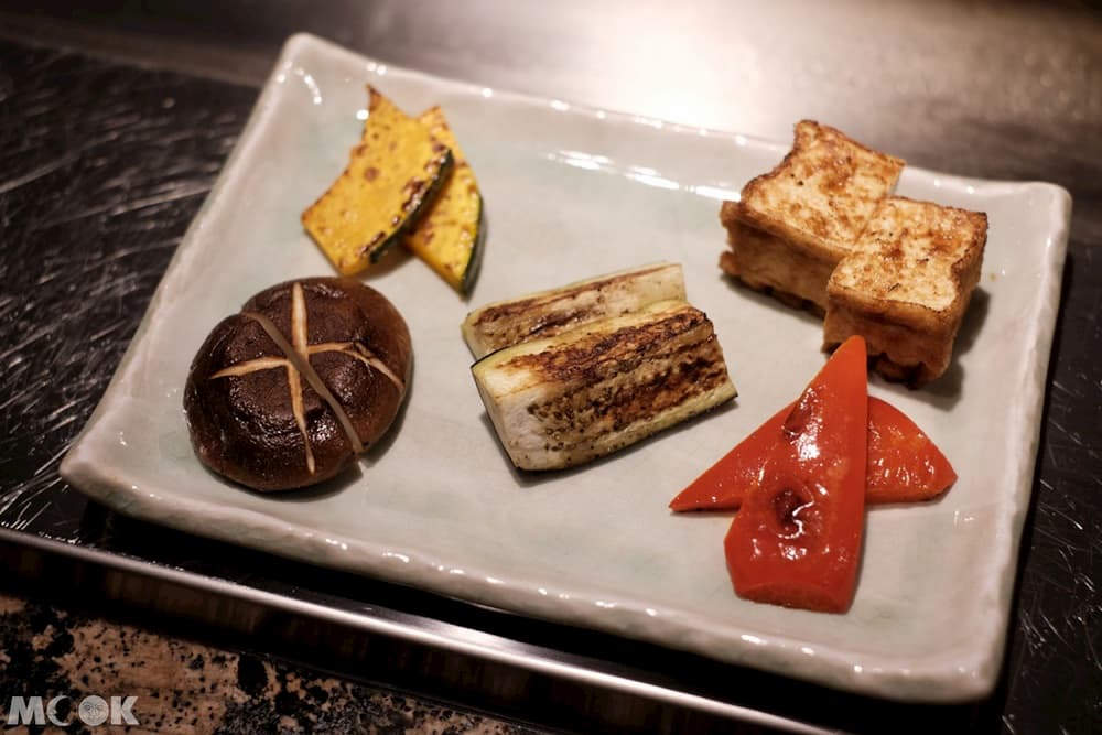 雪月花點「主廚推薦套餐」，可吃到前菜、海鮮、牛排等非常豐富的11品料理