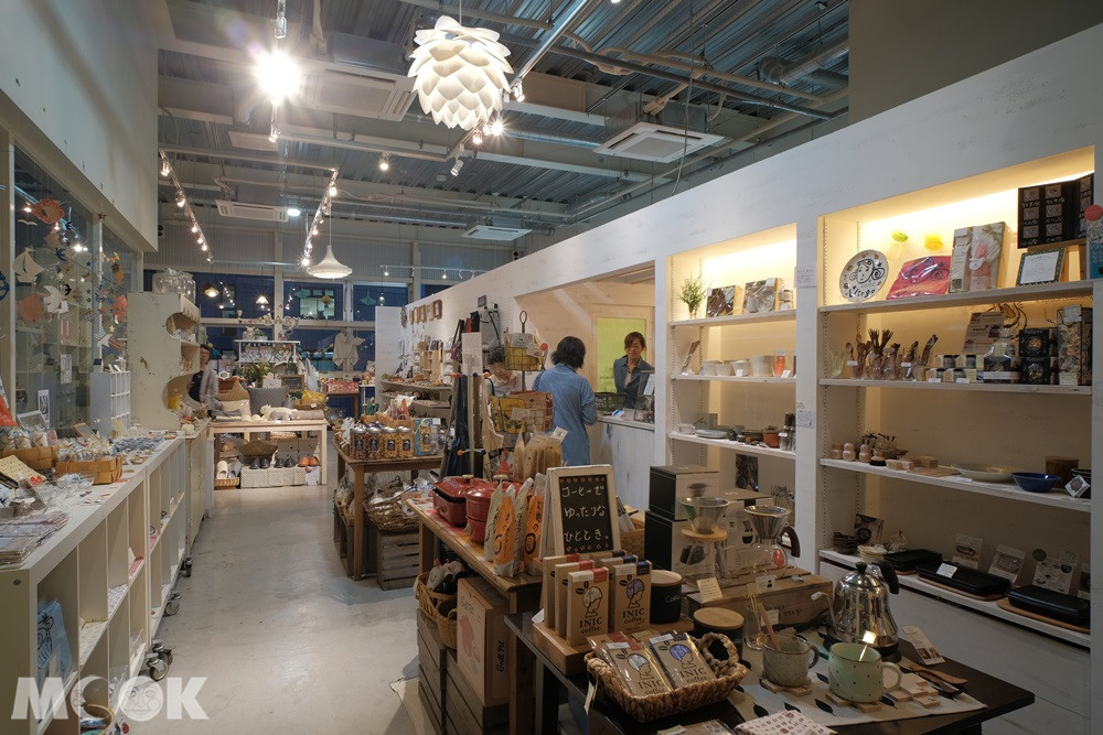 雜貨ラボ明亮寬敞的店舖空間