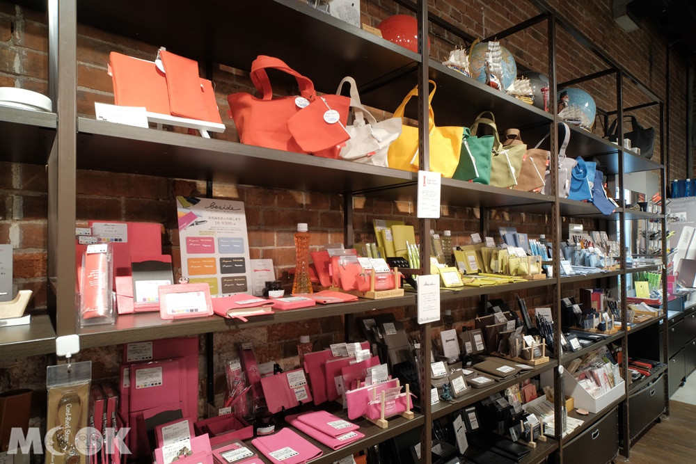 Nagasawa 神戶煉瓦倉庫店 - 有很多神戶藝術家作品陳列，每件商品都兼具優質與個性化