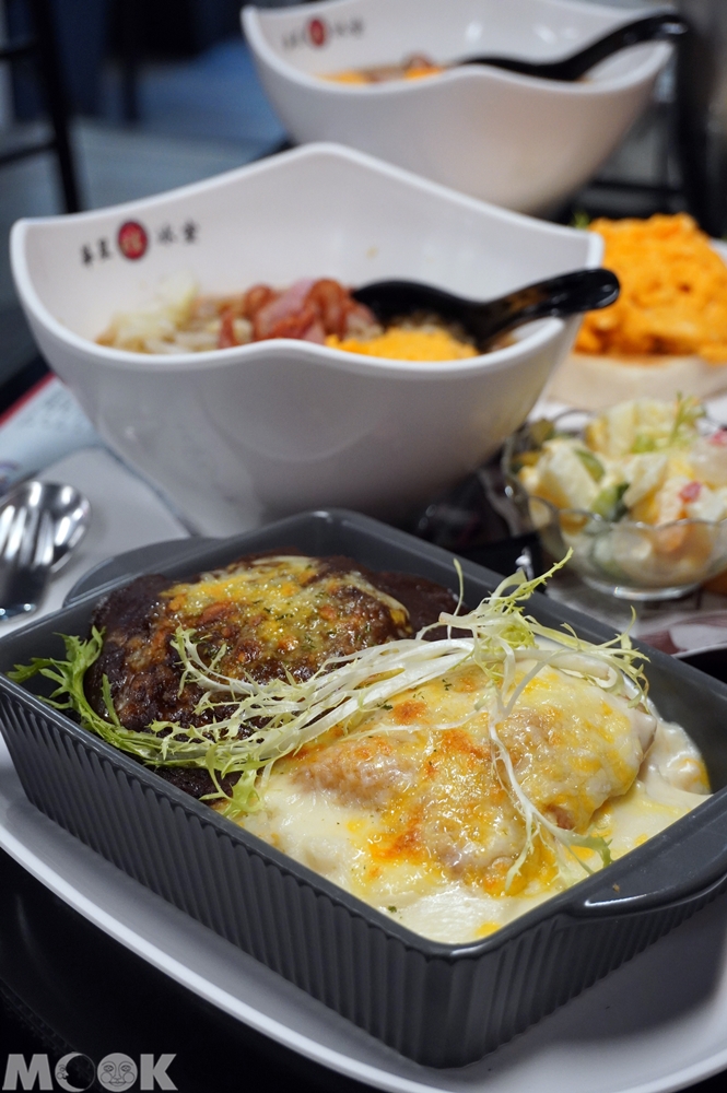 台灣台北市 大安區 忠孝敦化站 華星冰室 黑白芝士焗飯