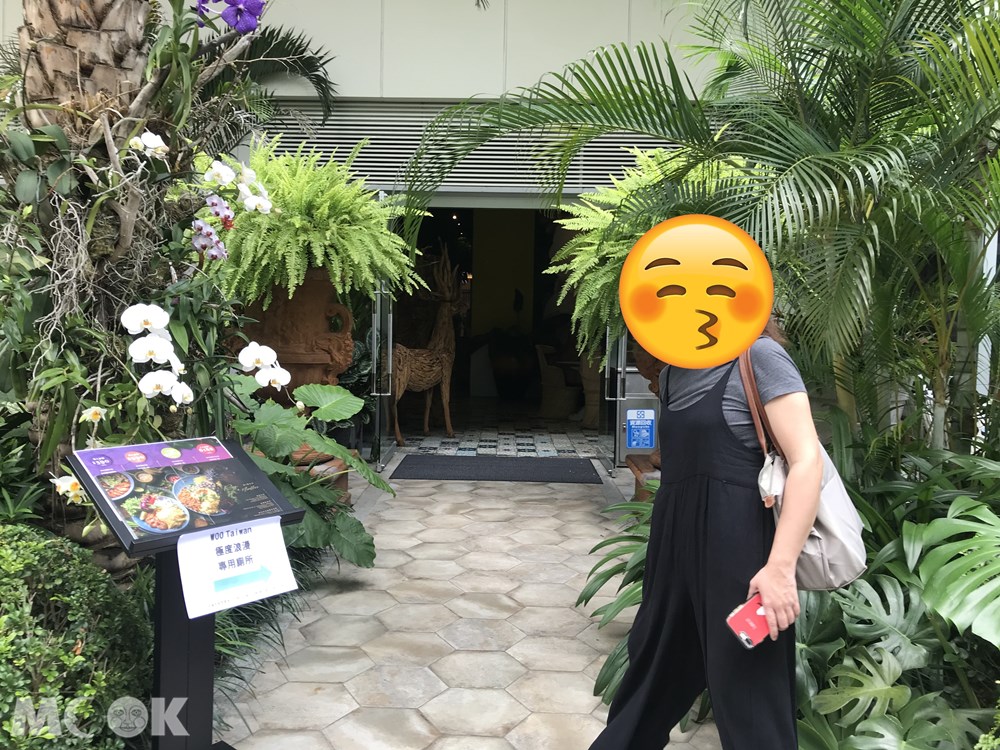 台灣 台北 泰國菜 Woo Taiwan 浮誇 網美  店門口