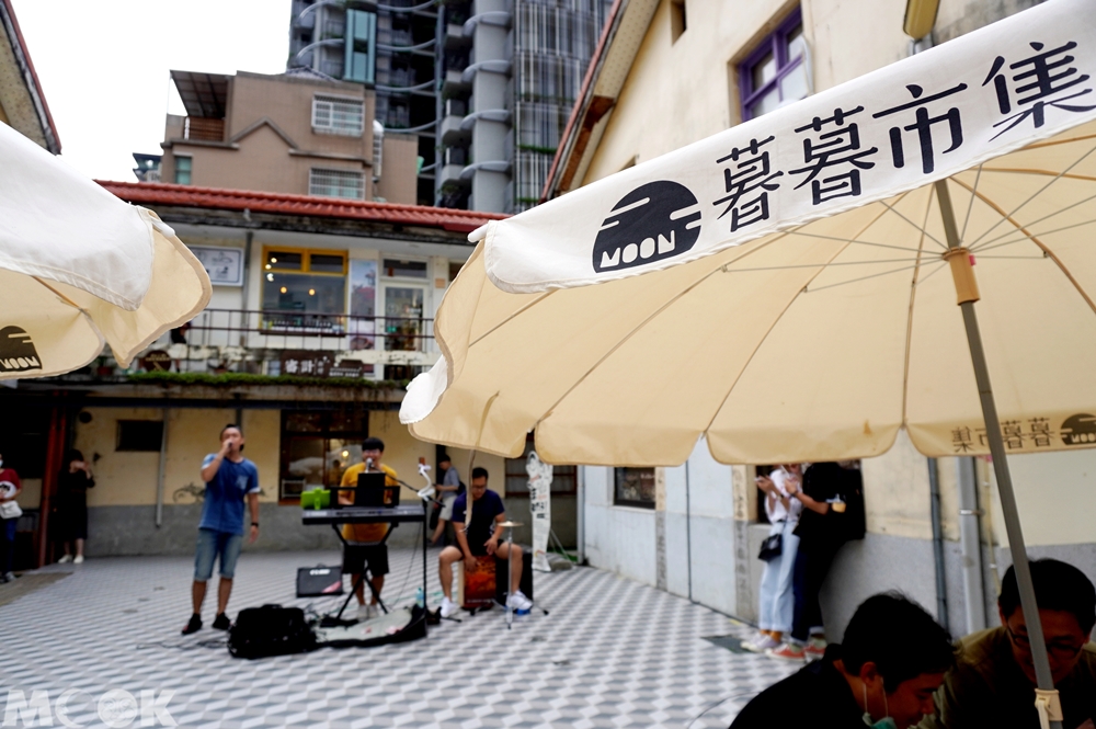 台灣台中市 台中市集　暮暮市集音樂表演