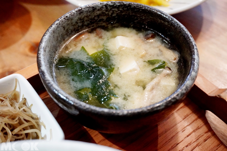 台灣台北市　忠孝敦化站　元禾食堂　有機味噌湯