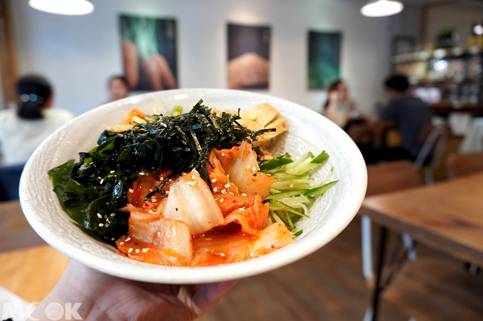 台灣台北市　忠孝敦化站　元禾食堂　韓式泡菜拌飯