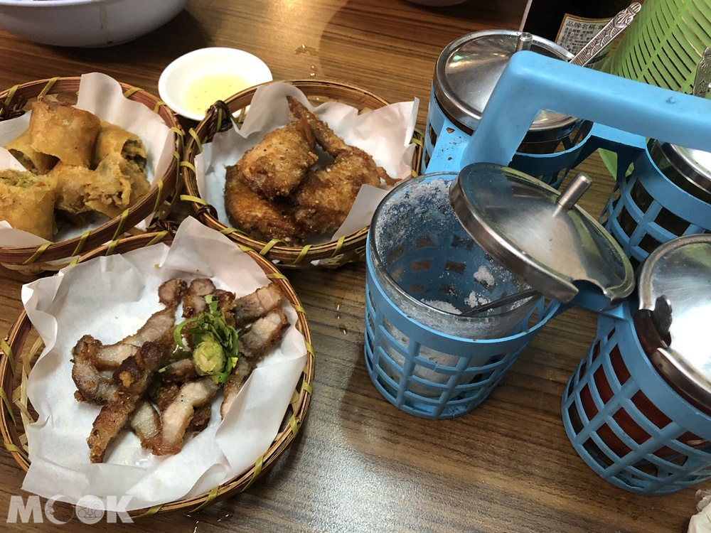 哈哈羅55泰式船麵-炸雞翅、泰式香香豬、炸春捲
