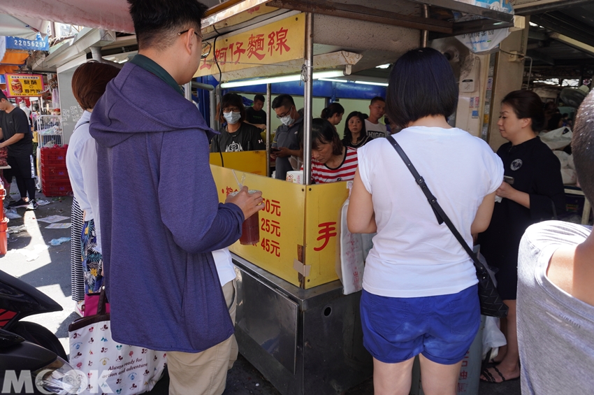 台灣台中市　西區　第五市場　樂群街蚵仔麵線