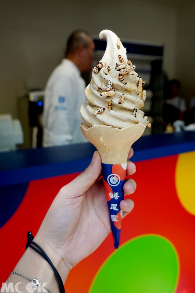 台灣台北市　松山區　蜷尾家夏季台北店　爆米香荔枝蜜紅茶