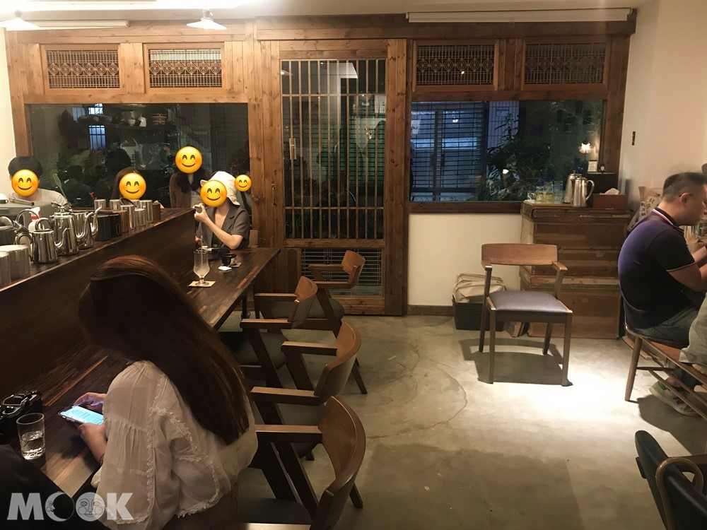喫茶店香充滿日式風情的店內