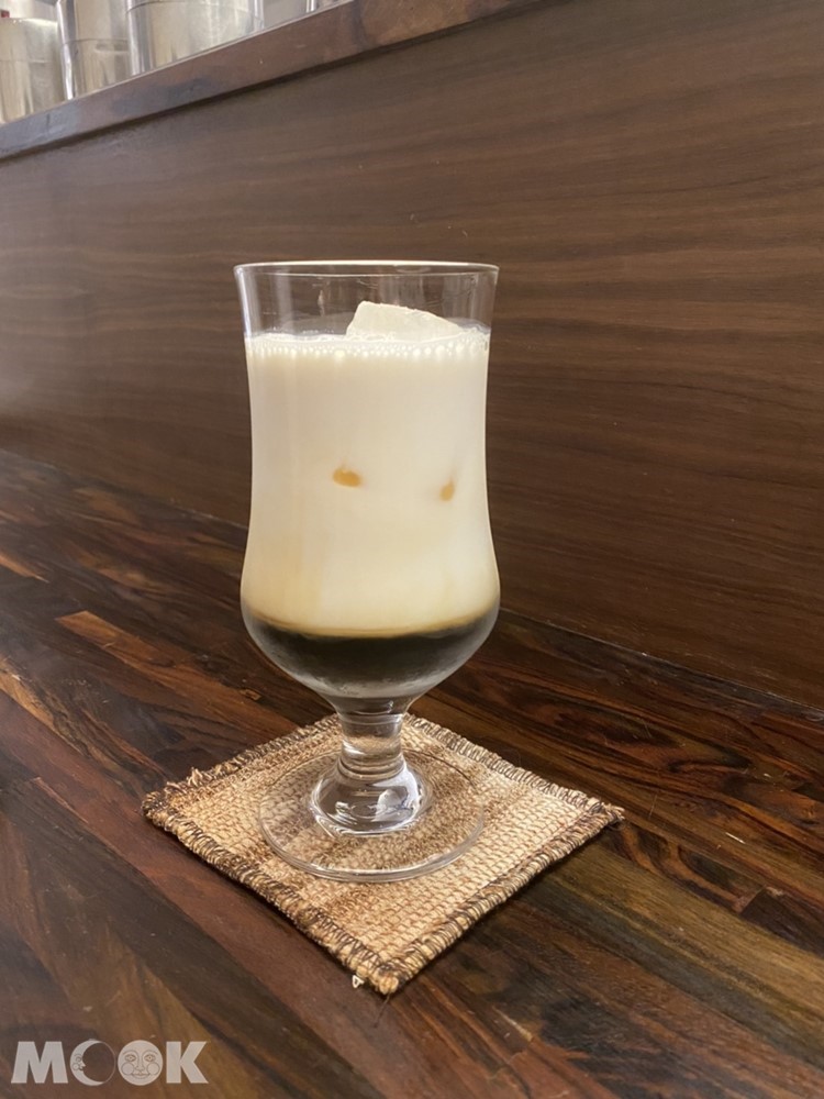 民生社區喫茶店香的咖啡牛奶