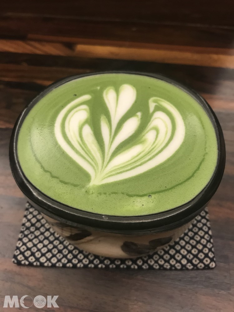台北的日式喫茶店香的抹茶拿鐵
