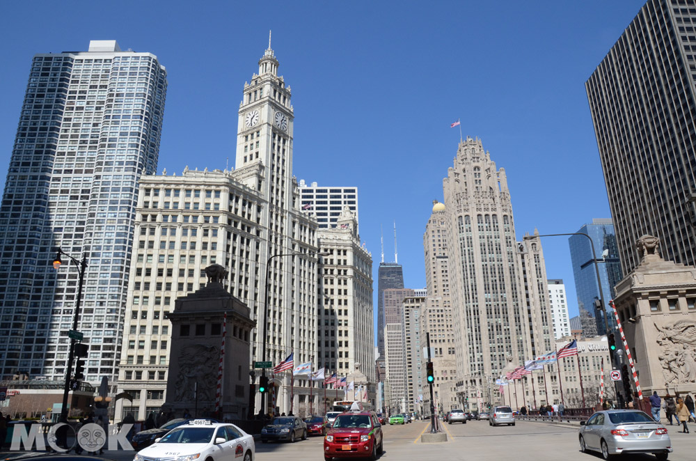 芝加哥市中心的箭牌大廈與論壇報大廈
