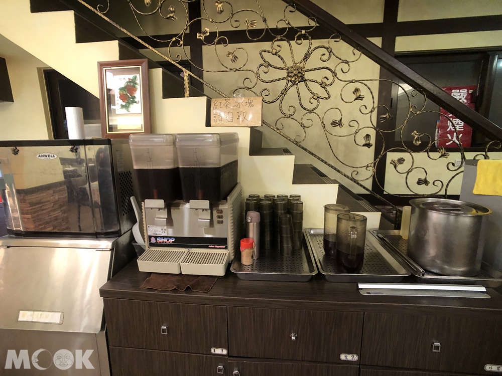 宜蘭樂樂牛排 紅茶喝到飽