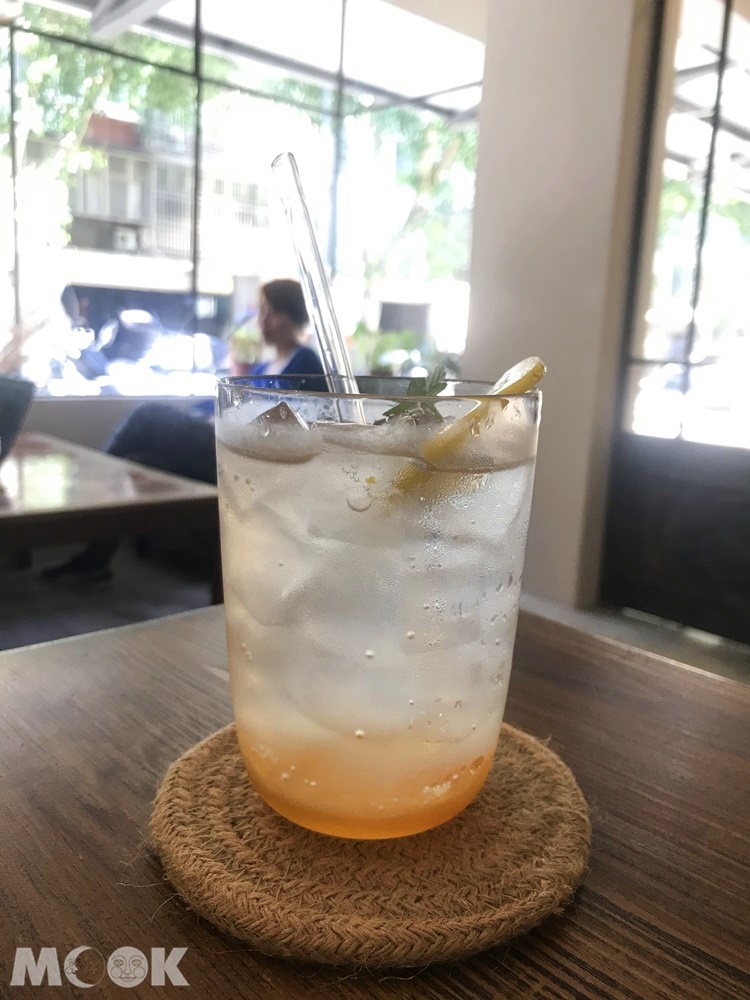 台北松山區民生社區素食咖啡廳oddfish的飲料