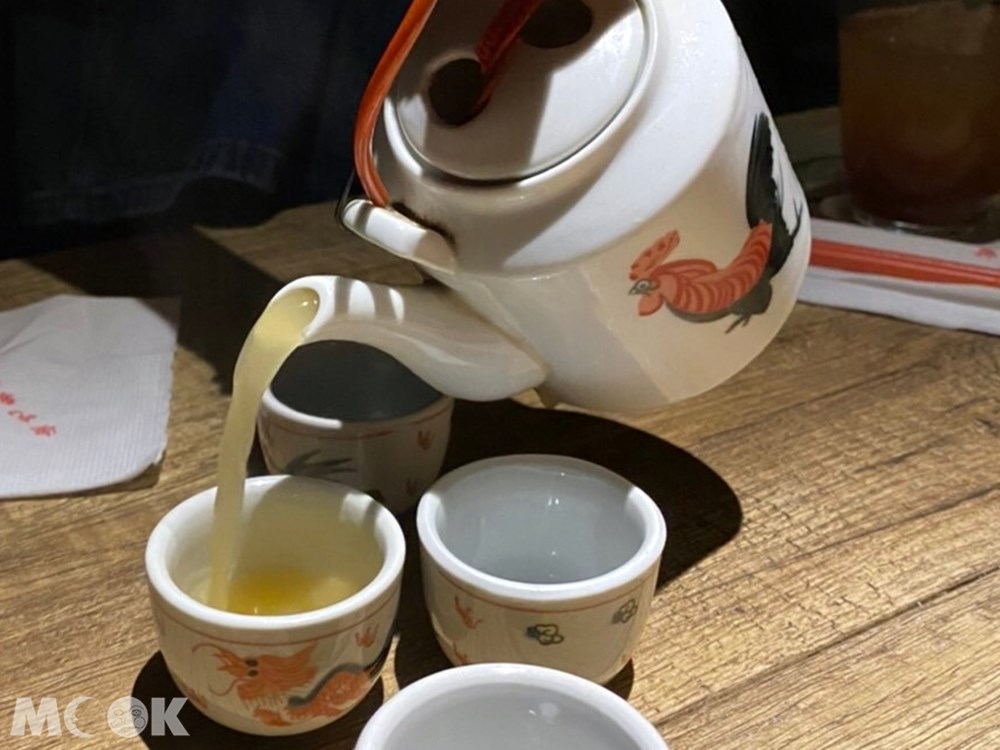 台北 忠孝新生站 週末炸雞俱樂部 雞白湯