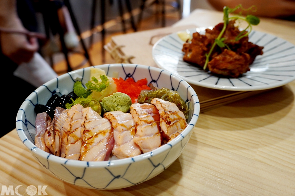 台灣台北市　南京復興站　THE 春　餐點炙燒鮭魚丼