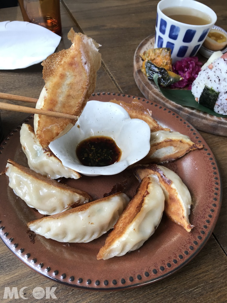 新竹熱門咖啡廳微生的餐點煎餃