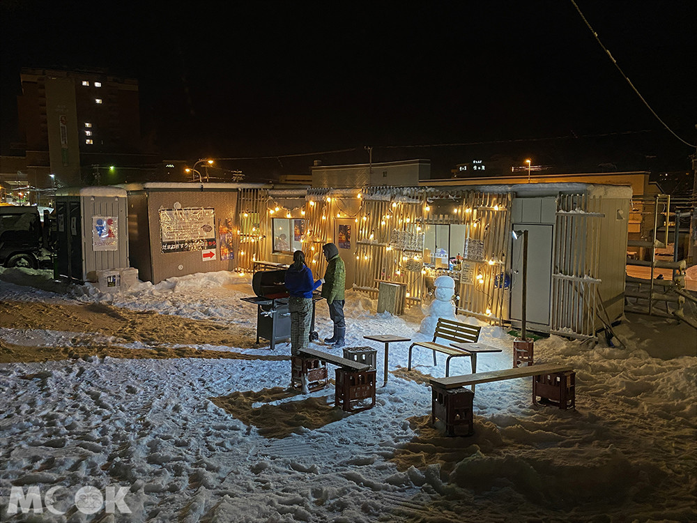 神社入口旁邊的雪見茶屋