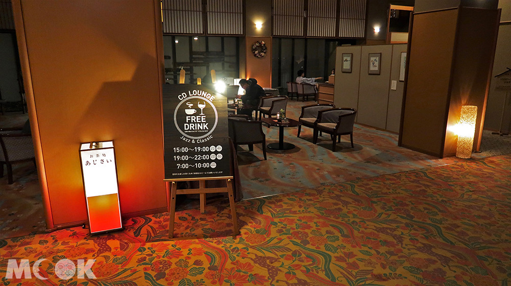一樓還有Lounge，早中晚都有
