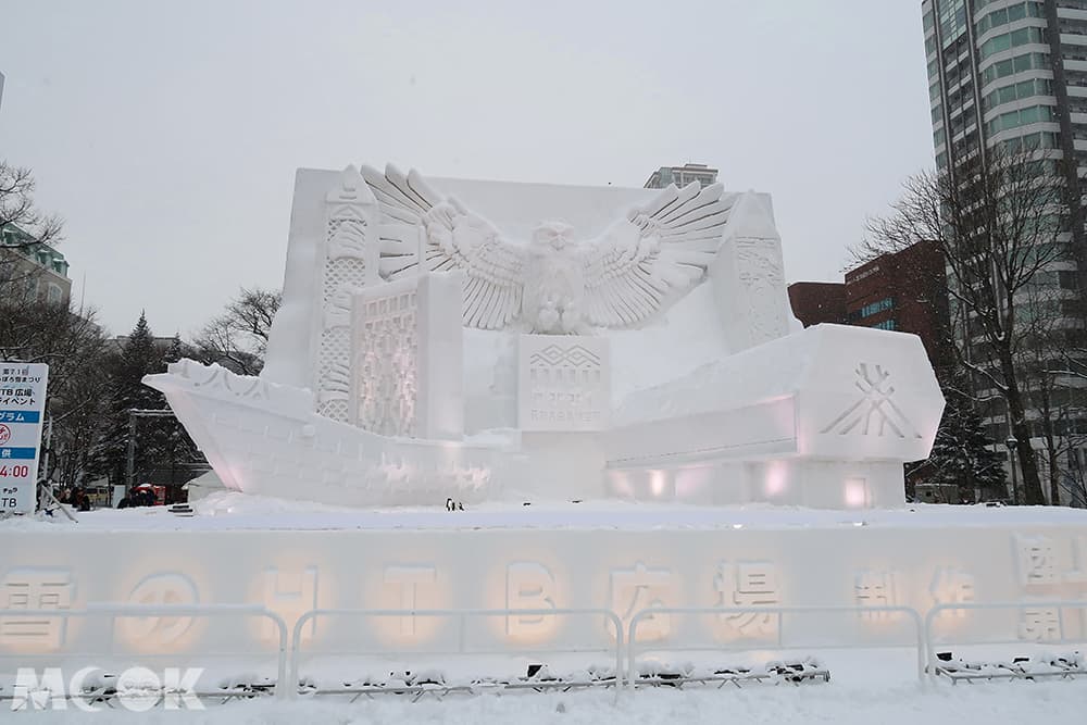 8丁目大雪像「ウポポイ（UPOPOY）國立愛奴民族博物館 2020.4.24OPEN」