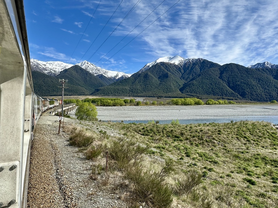阿爾卑斯山號觀景火車TranzAlpine Train