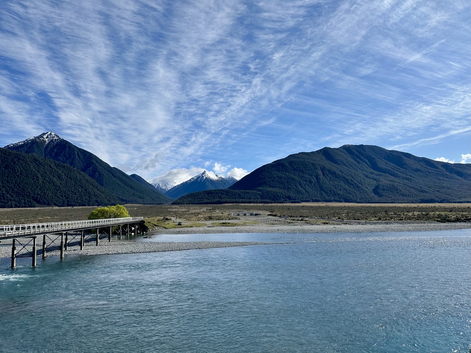 阿爾卑斯山號觀景火車TranzAlpine Train